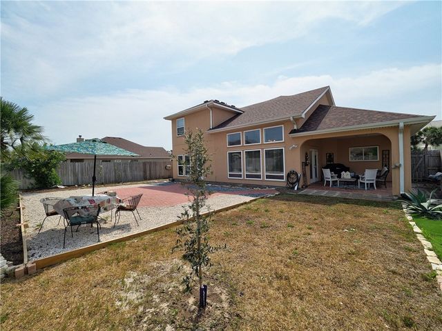 13810 Eaglesnest Bay Dr, Corpus Christi, TX 78418