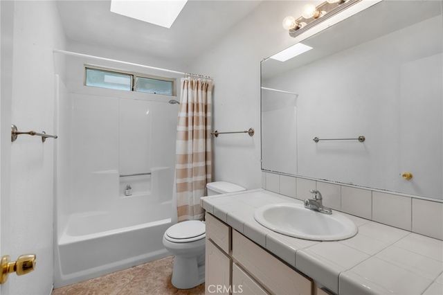 15155 Apache, Apple Valley, CA 92307