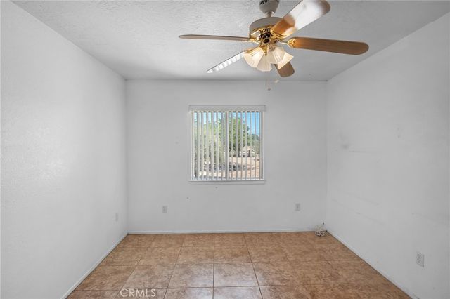 15155 Apache, Apple Valley, CA 92307