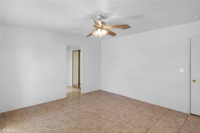 15155 Apache, Apple Valley, CA 92307