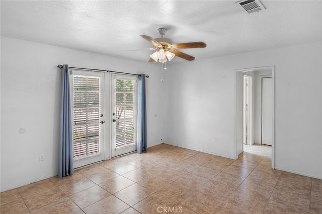 15155 Apache, Apple Valley, CA 92307