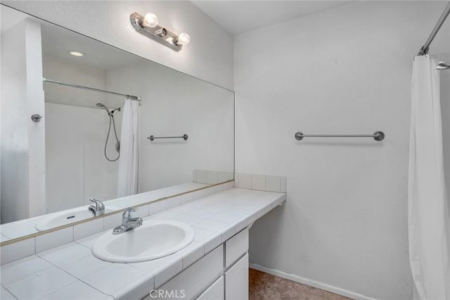 15155 Apache, Apple Valley, CA 92307