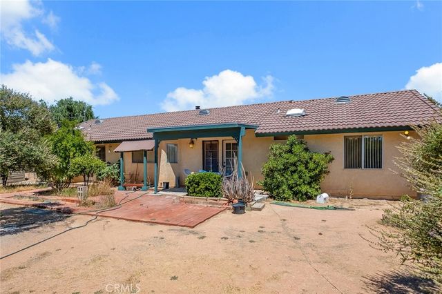 15155 Apache, Apple Valley, CA 92307