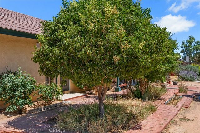 15155 Apache, Apple Valley, CA 92307