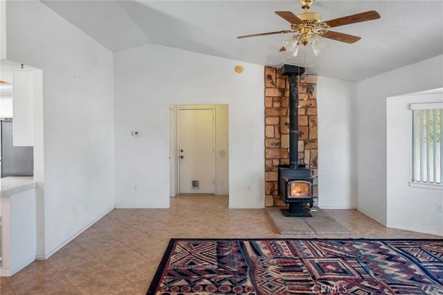 15155 Apache, Apple Valley, CA 92307