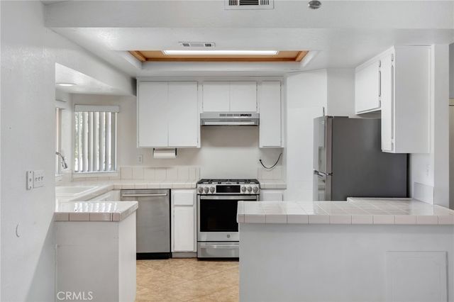 15155 Apache, Apple Valley, CA 92307