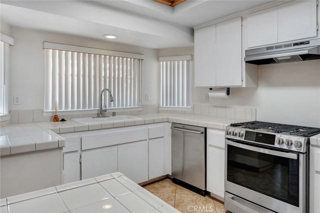 15155 Apache, Apple Valley, CA 92307