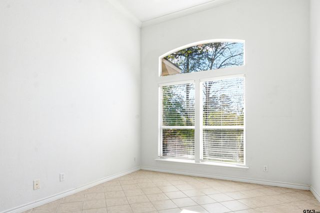 18737 Oakbrook Rd, Tyler, TX 75703