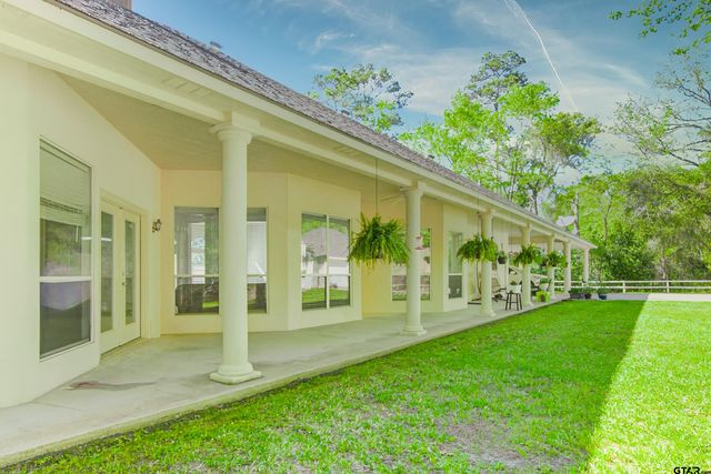 18737 Oakbrook Rd, Tyler, TX 75703