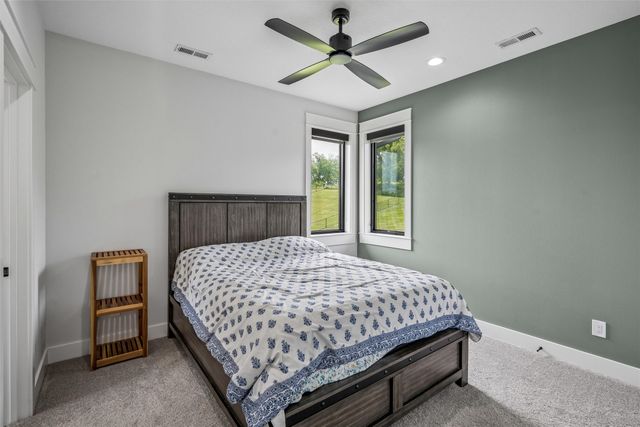 10324 Hidden Valley Drive, Johnston, IA 50131
