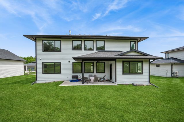 10324 Hidden Valley Drive, Johnston, IA 50131