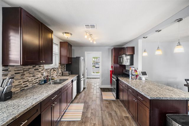 10906 Sagecrest Lane, Houston, TX 77089