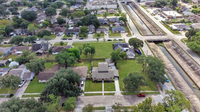 10906 Sagecrest Lane, Houston, TX 77089