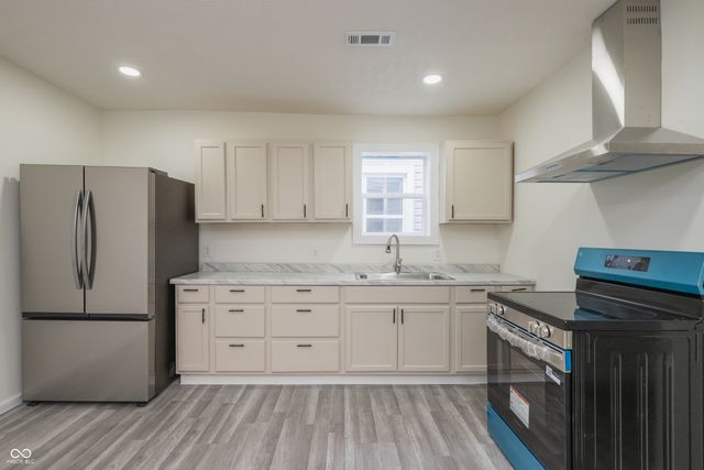 804 W Laurel Street, Seymour, IN 47274