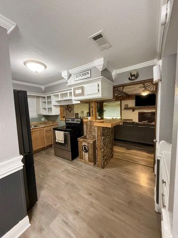 155 County Road 133, Alvin, TX 77511