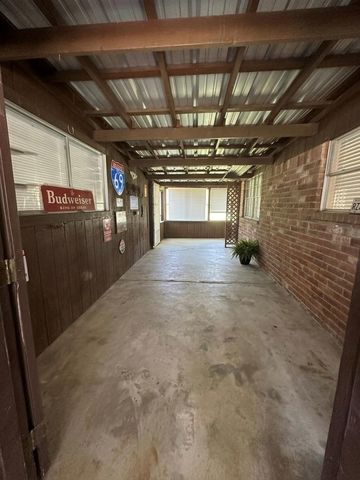 155 County Road 133, Alvin, TX 77511