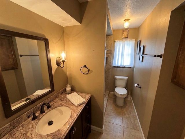 155 County Road 133, Alvin, TX 77511