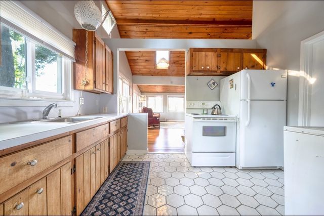 7 Overbrook Road, Pembroke, MA 02359