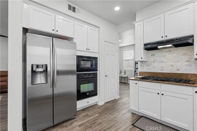 19904 Holly Drive, Saugus, CA 91350