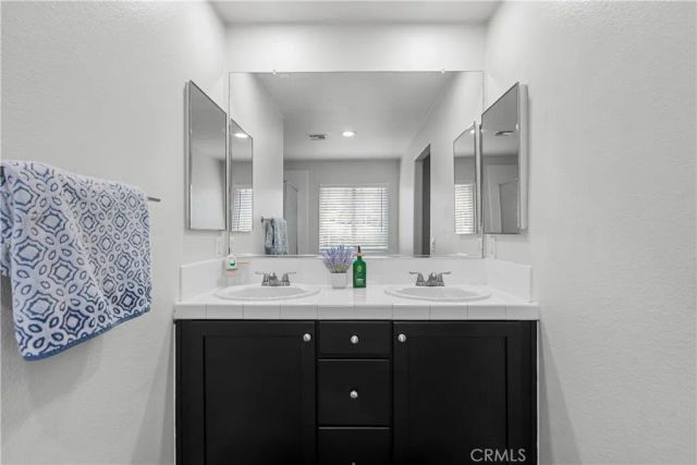 19904 Holly Drive, Saugus, CA 91350