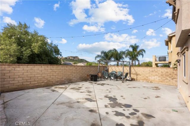 19904 Holly Drive, Saugus, CA 91350