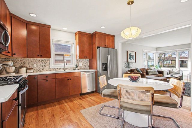 218 Sunset Lane, Munster, IN 46321