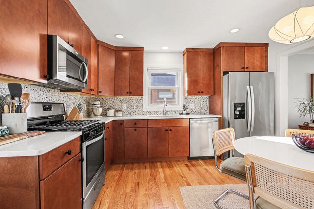 218 Sunset Lane, Munster, IN 46321