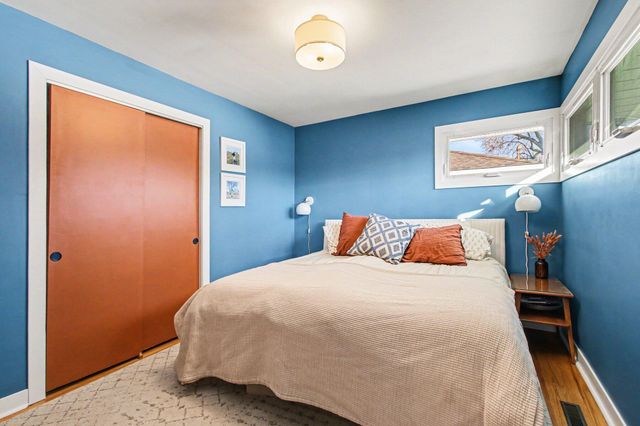 218 Sunset Lane, Munster, IN 46321