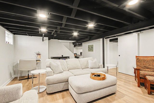 218 Sunset Lane, Munster, IN 46321