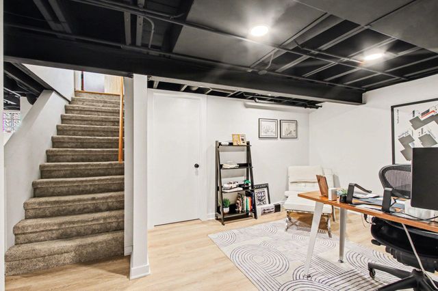 218 Sunset Lane, Munster, IN 46321