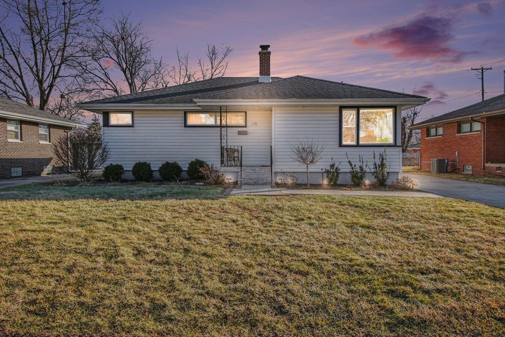 218 Sunset Lane, Munster, IN 46321