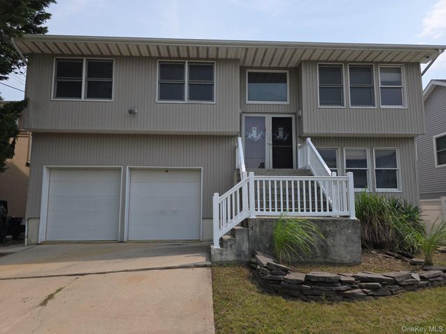 2871 Shore Road, Seaford, NY 11783