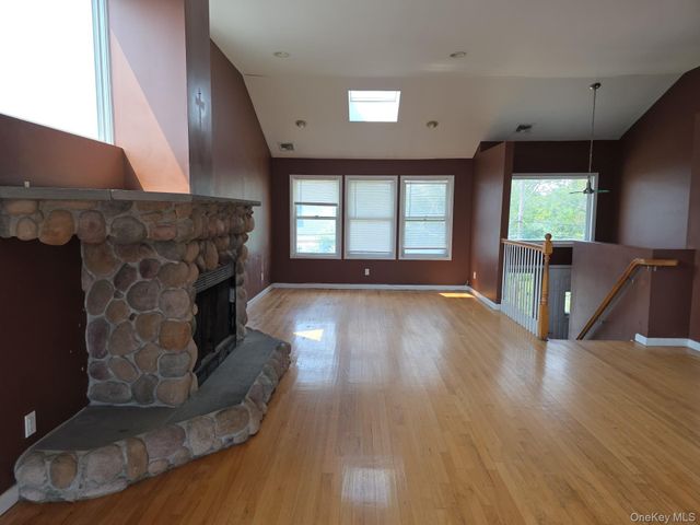 2871 Shore Road, Seaford, NY 11783