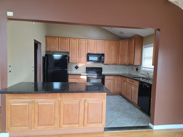 2871 Shore Road, Seaford, NY 11783