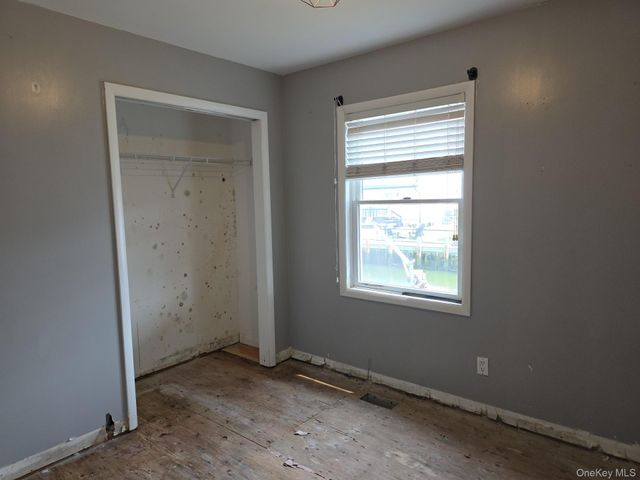 2871 Shore Road, Seaford, NY 11783