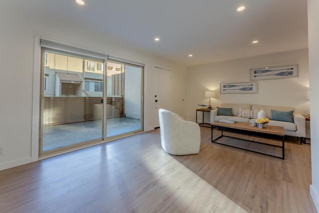 410 Auburn Way 19, San Jose, CA 95129