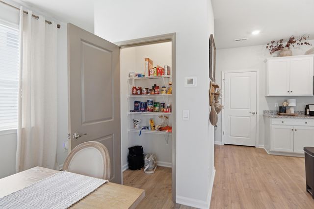 190 E Pinckney Street, Summerville, SC 29485