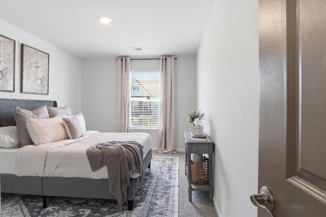 190 E Pinckney Street, Summerville, SC 29485