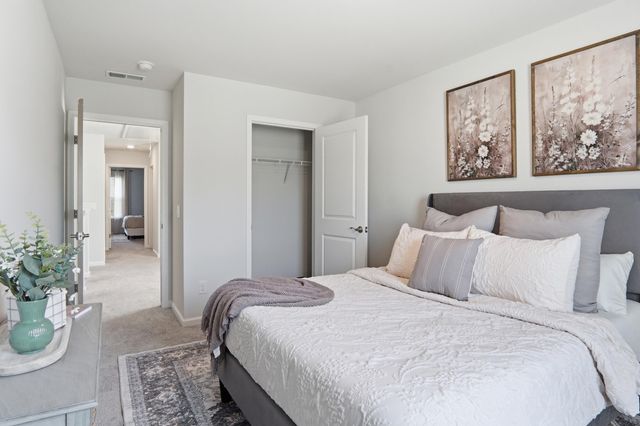 190 E Pinckney Street, Summerville, SC 29485