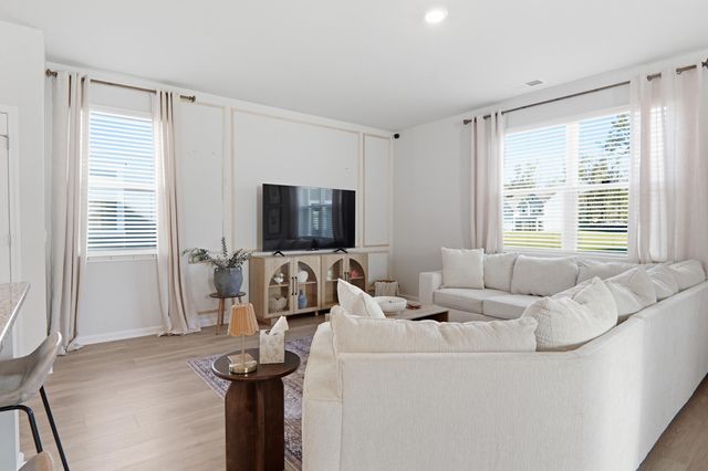 190 E Pinckney Street, Summerville, SC 29485