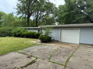207 Hunter Street, Lebanon, IL 62254