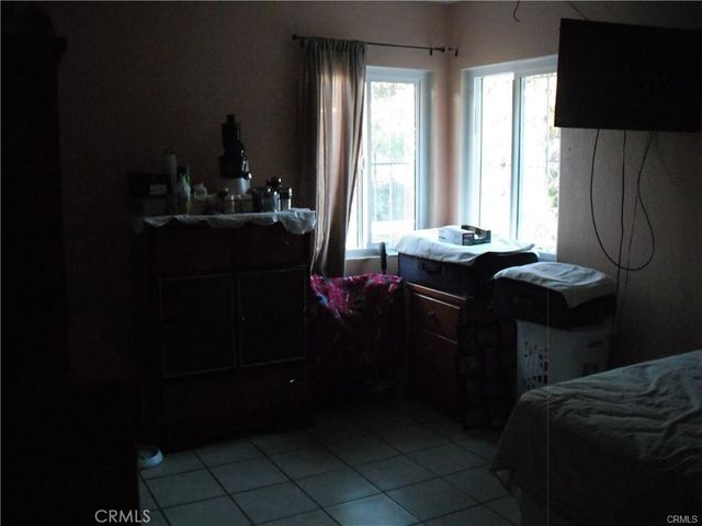 711 E Pine, Compton, CA 90221