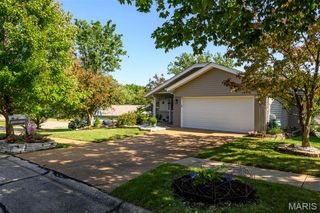 7212 Emerald Bend Drive, St Louis, MO 63129