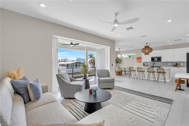 180 Flamingo ST, Fort Myers Beach, FL 33931