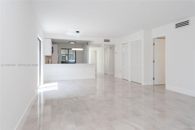 16461 Blatt Blvd 104, Weston, FL 33326