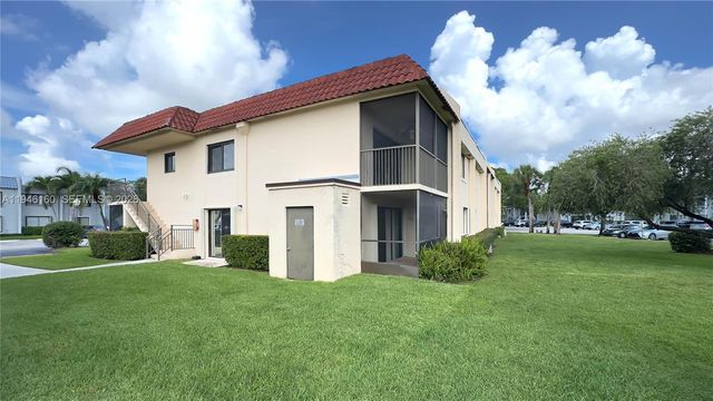 16461 Blatt Blvd 104, Weston, FL 33326