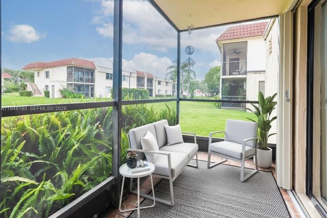 16461 Blatt Blvd 104, Weston, FL 33326
