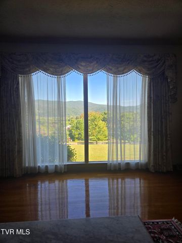 720 North Mohawk Drive, Erwin, TN 37650