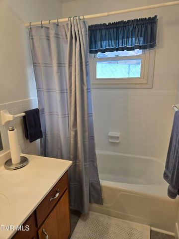 720 North Mohawk Drive, Erwin, TN 37650