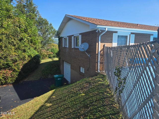 720 North Mohawk Drive, Erwin, TN 37650